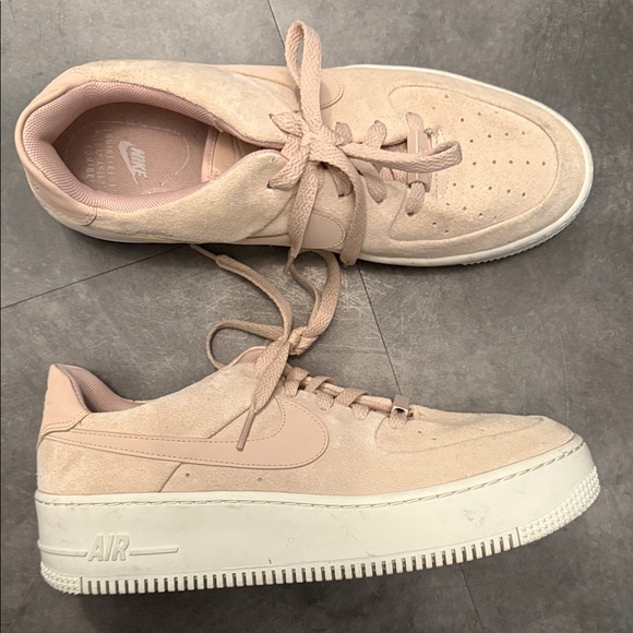 Nike Women's Light Pink Air Sneakers - Picture 1 of 5